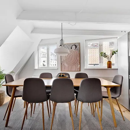Apartment Sanders Penny - Charming Three-bedroom In The Middle Of Action *