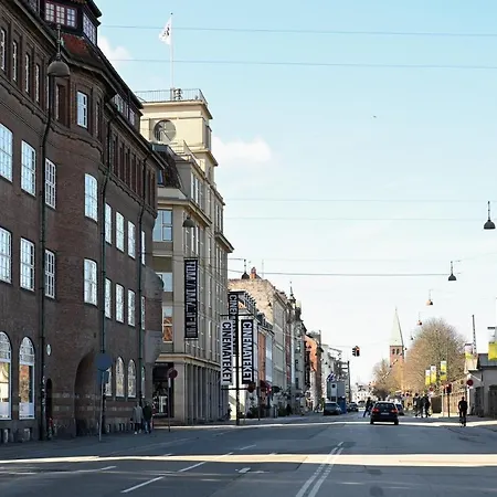 Appartement Sanders Penny - Charming Three-bedroom In The Middle Of Action *